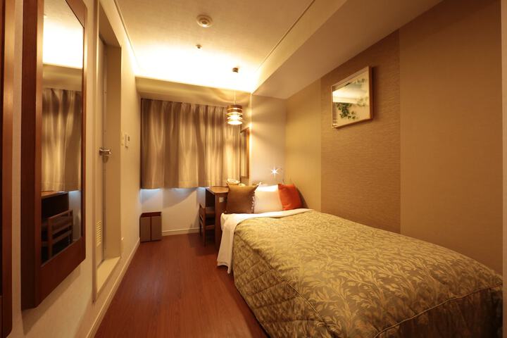 Room 9 of 93