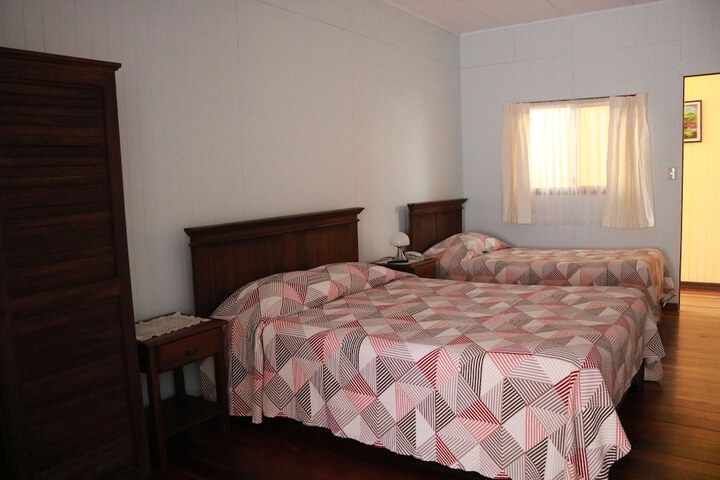 Room 10 of 35