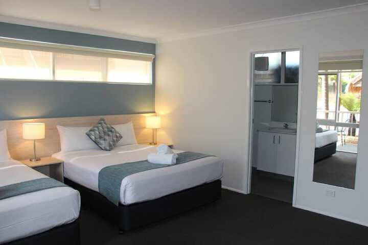 Room 13 of 90