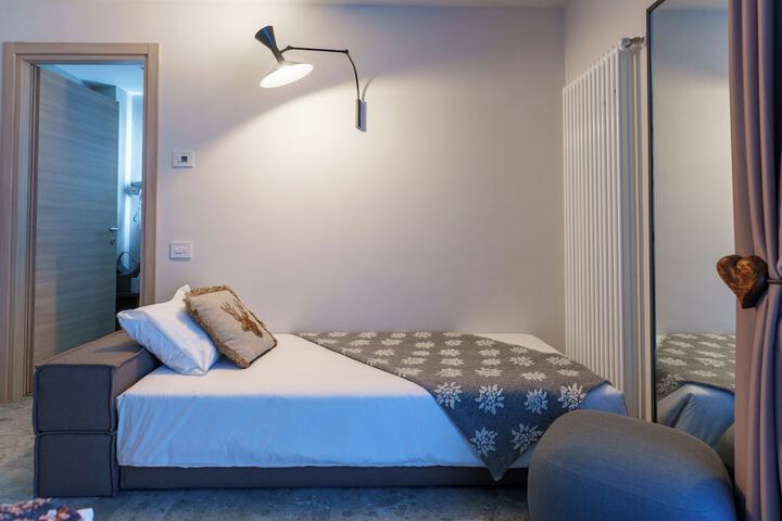 Room 8 of 55