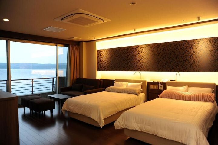 Room 5 of 40