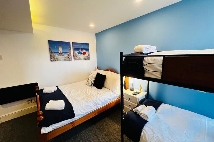 Room 10 of 27