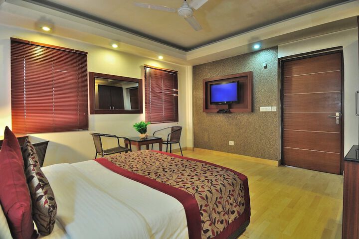 Room 6 of 31