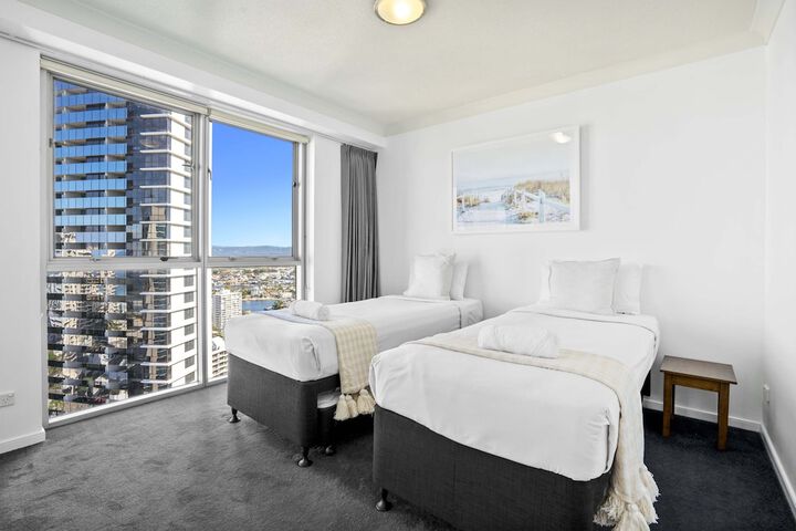 Room 53 of 346