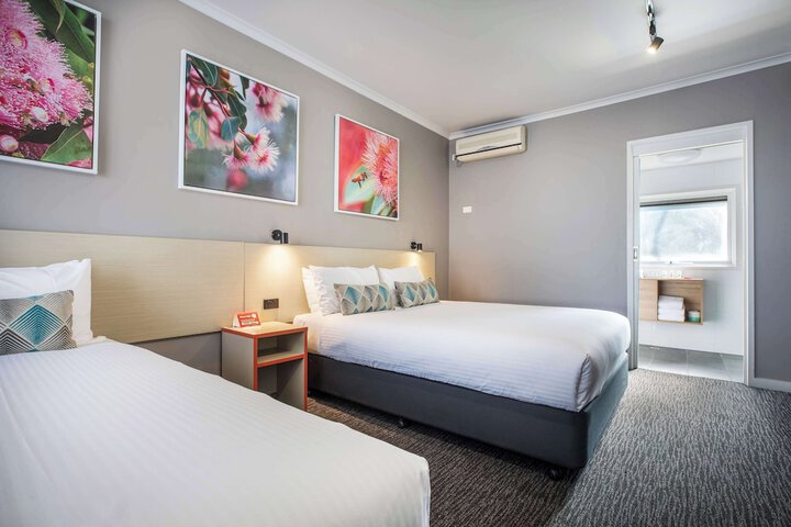 Room 9 of 43