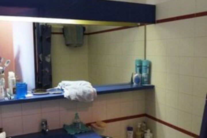Room 2 of 17