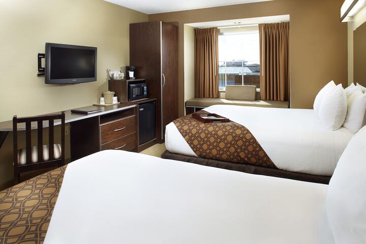 1 Queen Bed Roll in Shower (4 of 14)