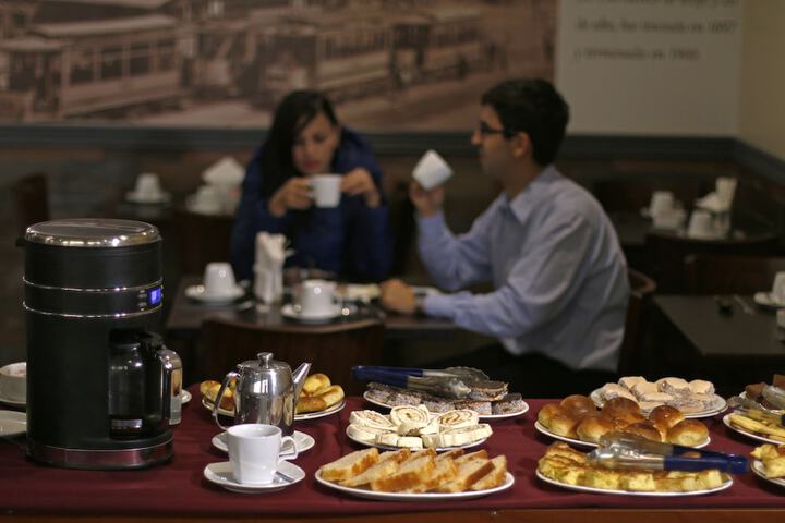 Breakfast/Coffee Service 11 of 18