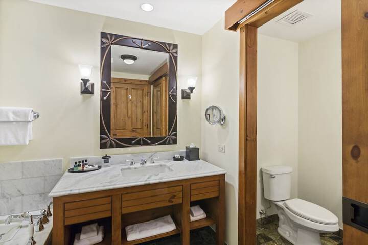 Room 12 of 25
