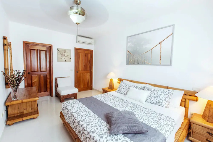 Room 3 of 10