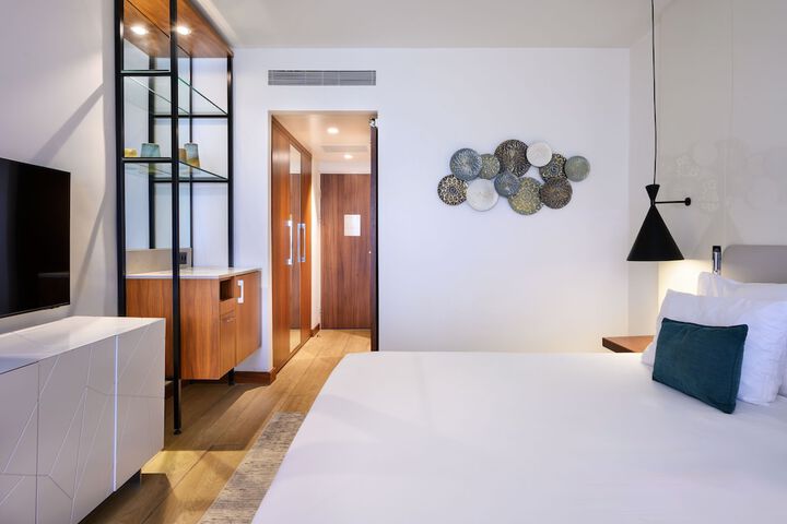 Room 33 of 130