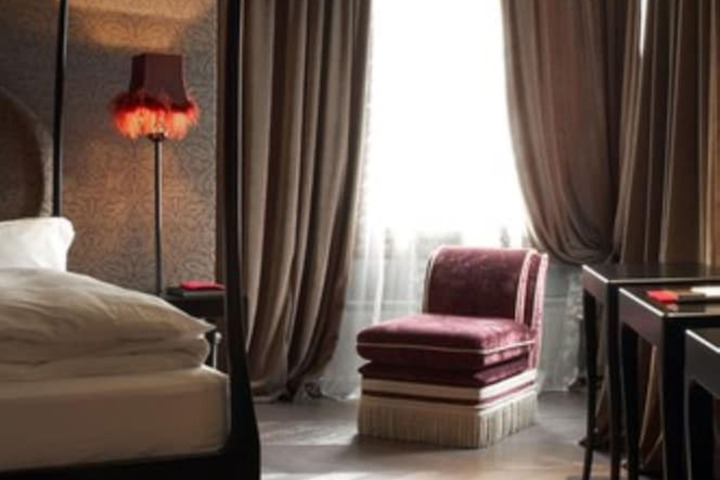 Room 28 of 53