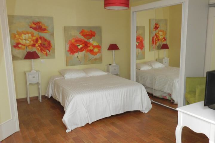 Room 12 of 83
