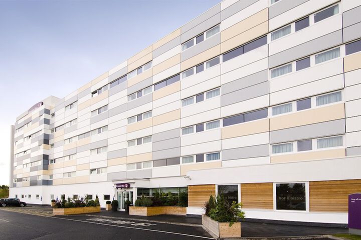 Premier Inn Manchester M56 / J6 Runger Lane South