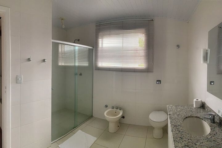 Room 11 of 30