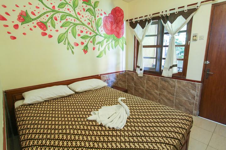 Room 9 of 33