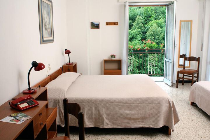 Room 13 of 42