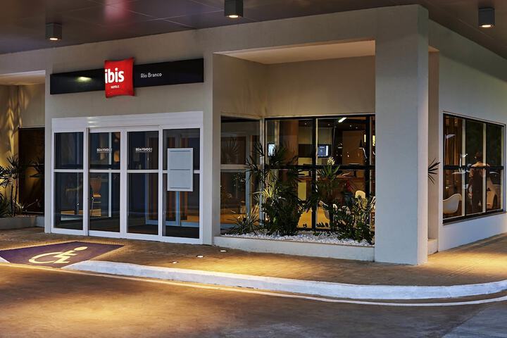 Hotel Entry