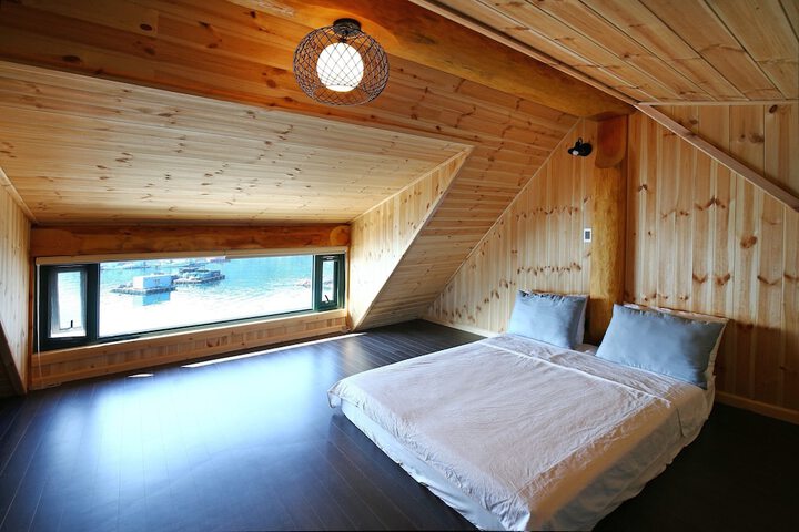 Room 3 of 50