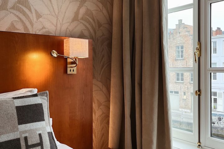 Room 6 of 49