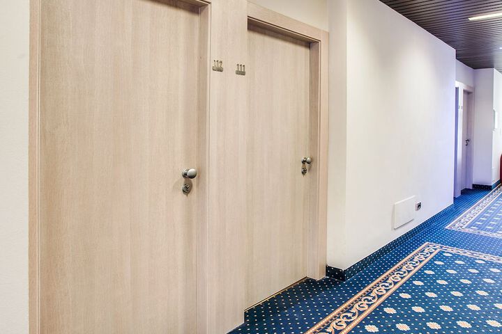 Ballroom/Hall 27 of 35