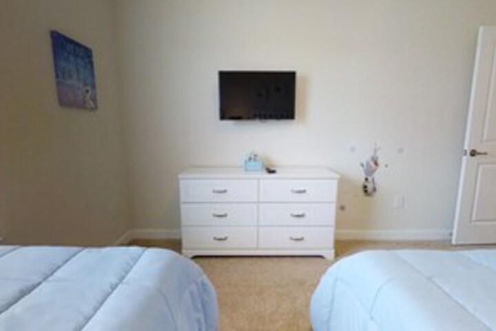 Room 25 of 25