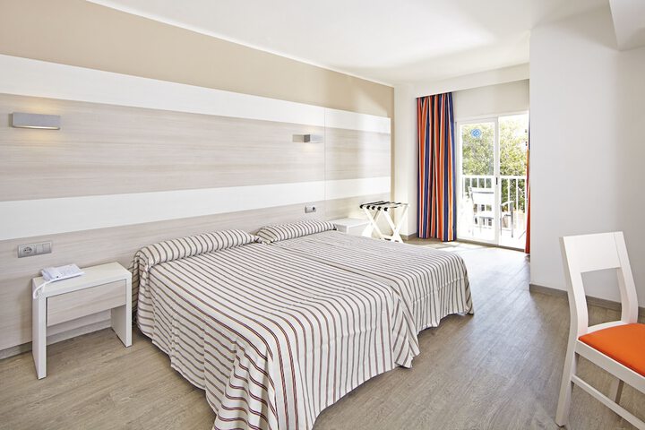 AHOI! Urban Beach Hotel