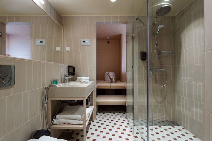 Room 40 of 69
