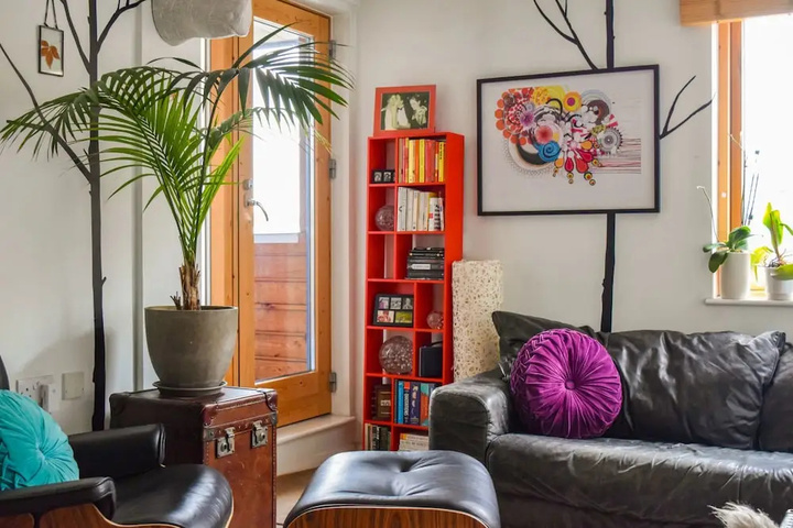 Cosy 1 Bedroom Camden Flat With Balcony on Regents Canal
