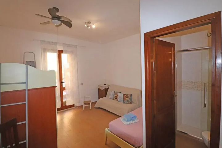 Room 2 of 12