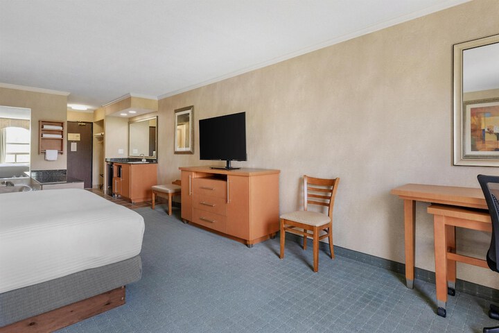 Room 56 of 128