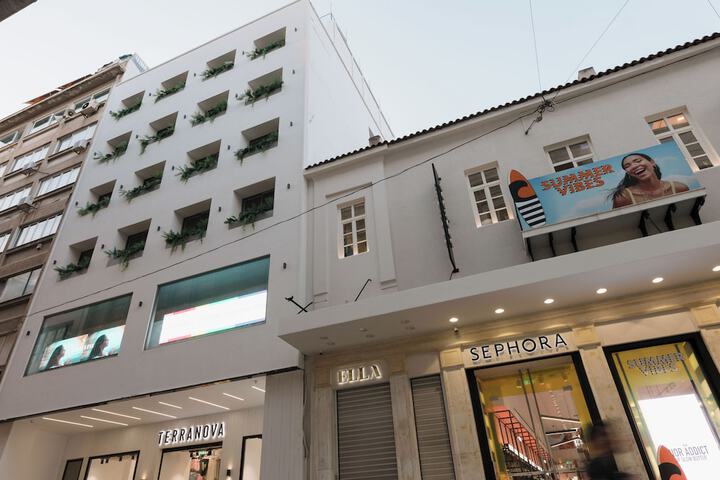 Hotel 163 of 172