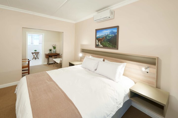 Room 9 of 24