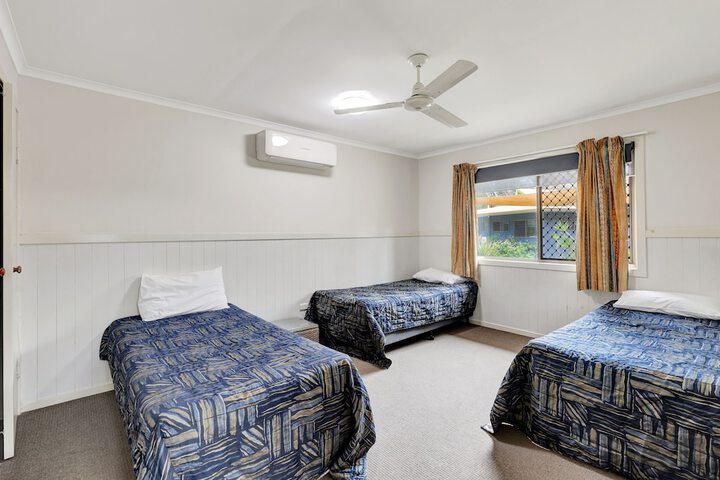 Room 3 of 65