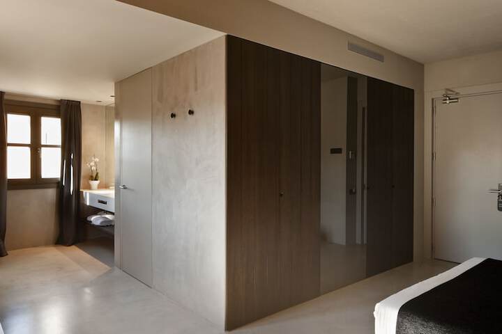 Room 13 of 75