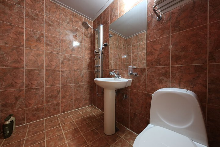 Room 12 of 22