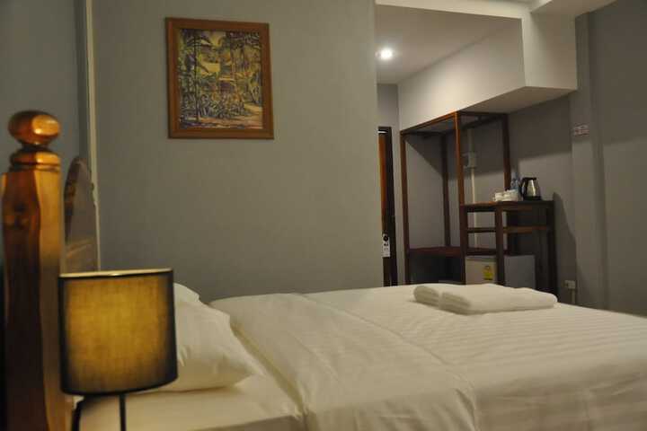 Room 4 of 47