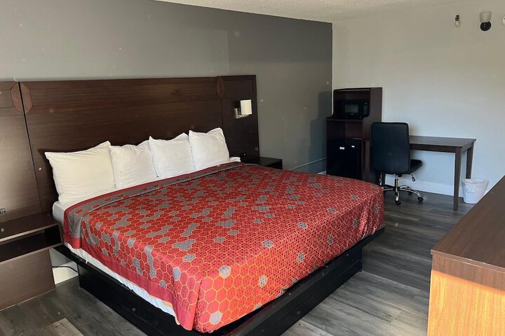 Room 2 of 11