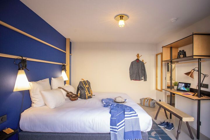 Room 2 of 17