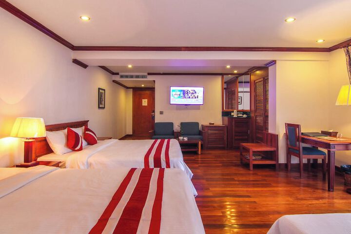 Room 28 of 133
