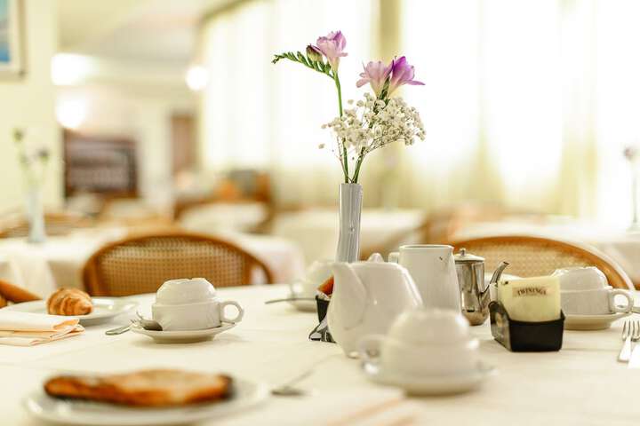 Breakfast/Coffee Service 19 of 42