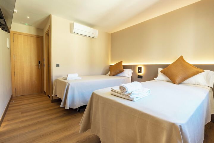 Room 9 of 21