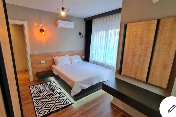 Room 3 of 43