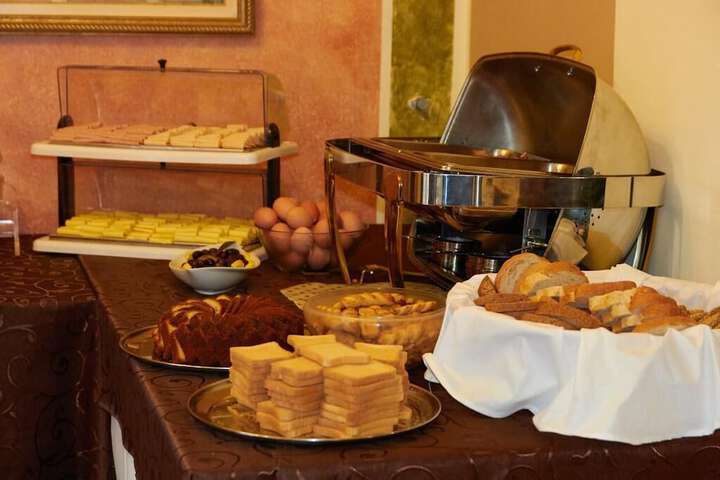 Breakfast/Coffee Service 25 of 36