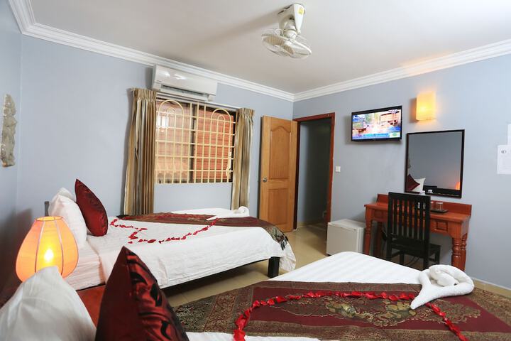 Room 30 of 82