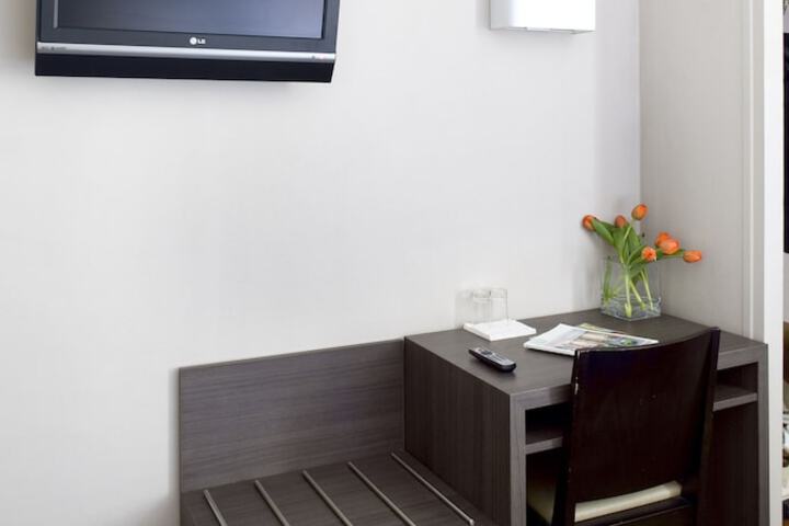 Room 15 of 24