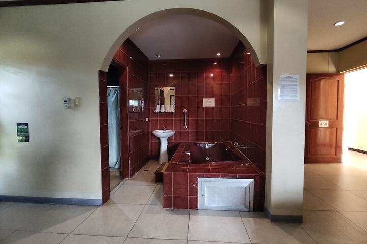 Room 14 of 199