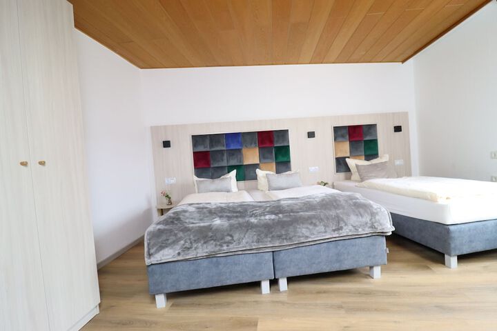 Room 9 of 65