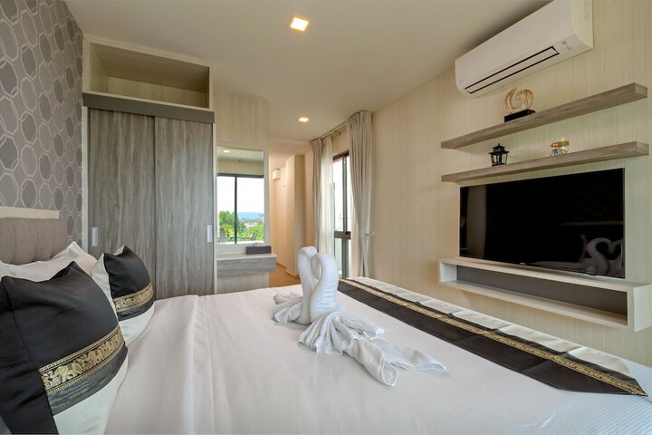 Room 5 of 50
