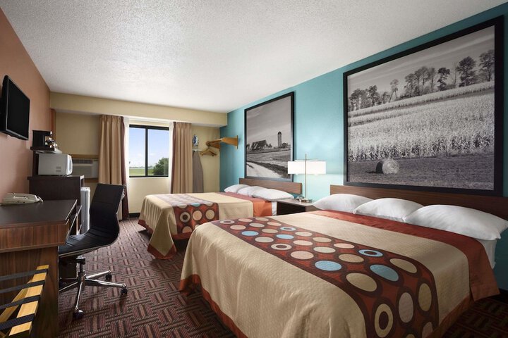 2 Queen Beds (5 of 6)